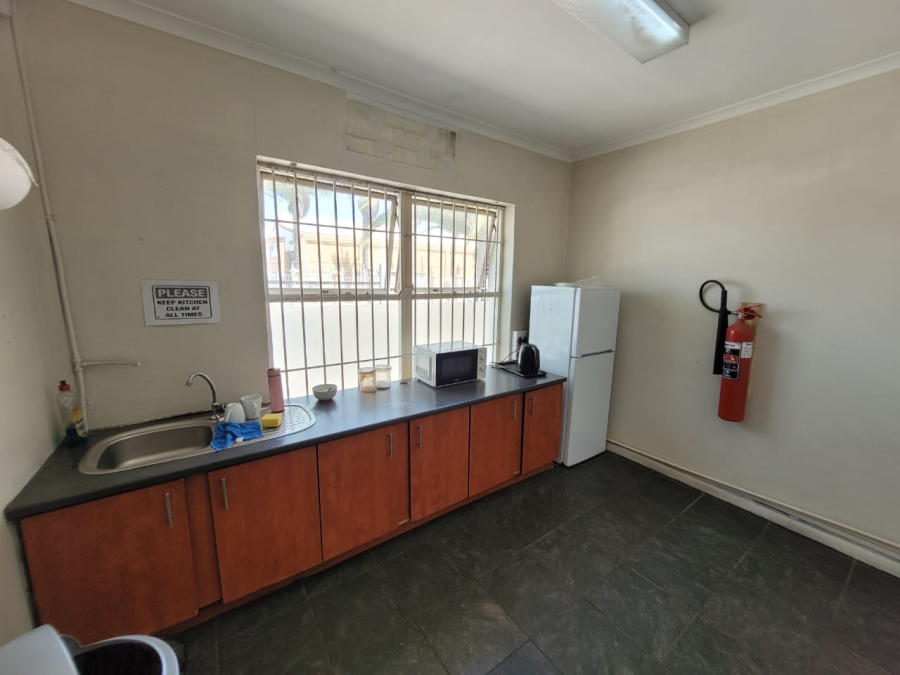 To Let commercial Property for Rent in Killarney Gardens Western Cape